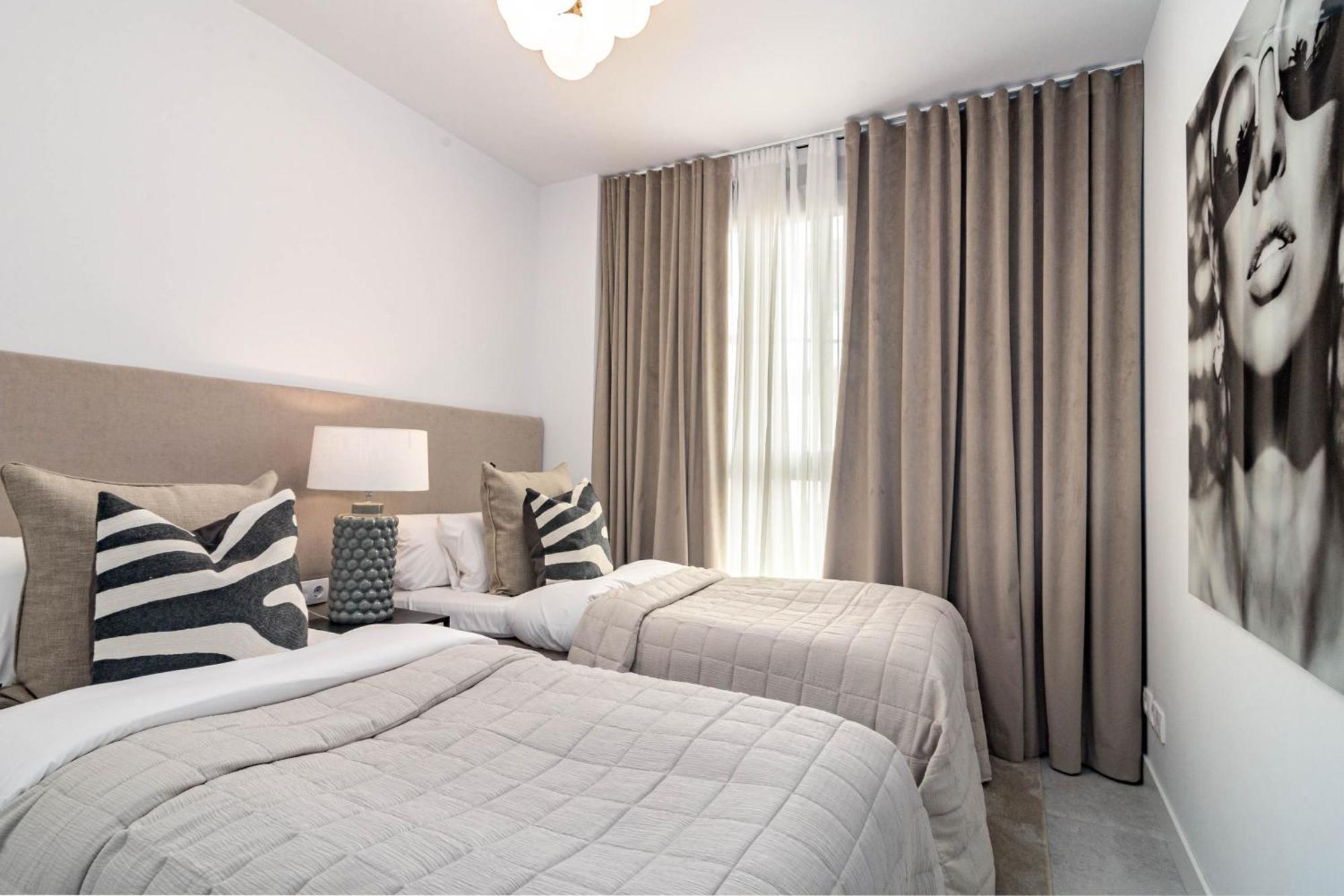 Lmea20a - Luxury - Pool View & Walk To Apartamento